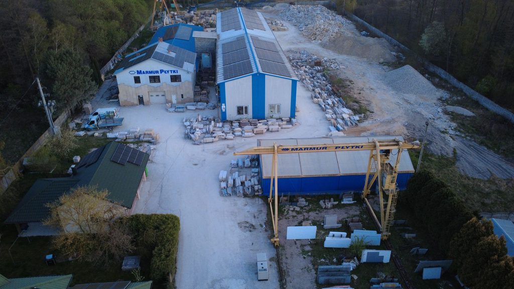 Marmur-Płytki - zakład kamieniarski na Ponidziu, który produkuje płytki z marmurów świętokrzyskich